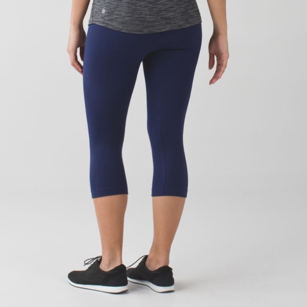 Lululemon Flow and Go Crop Hero Blue/navy size 4 - Picture 2 of 5